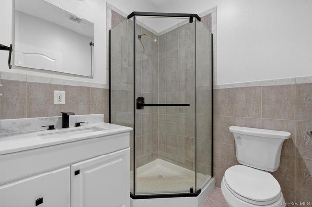 27 King Drive, Poughkeepsie, NY 12603