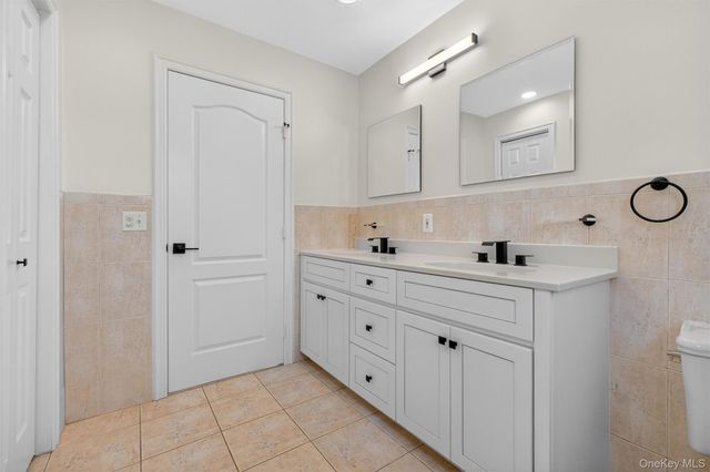 27 King Drive, Poughkeepsie, NY 12603