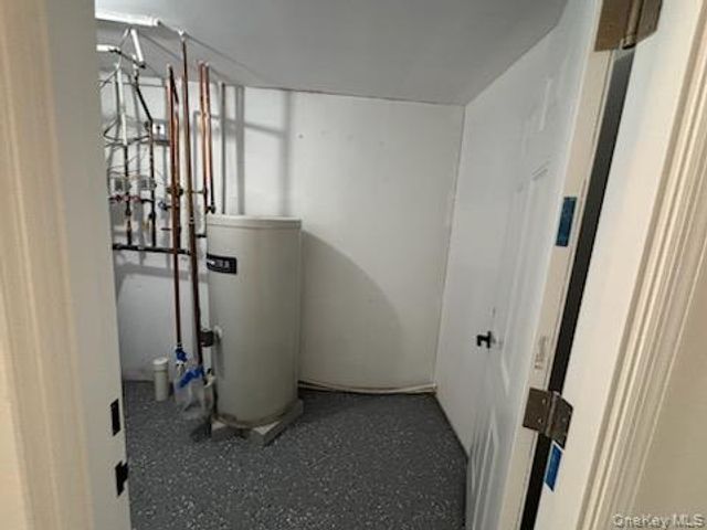 27 King Drive, Poughkeepsie, NY 12603