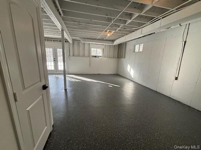 27 King Drive, Poughkeepsie, NY 12603