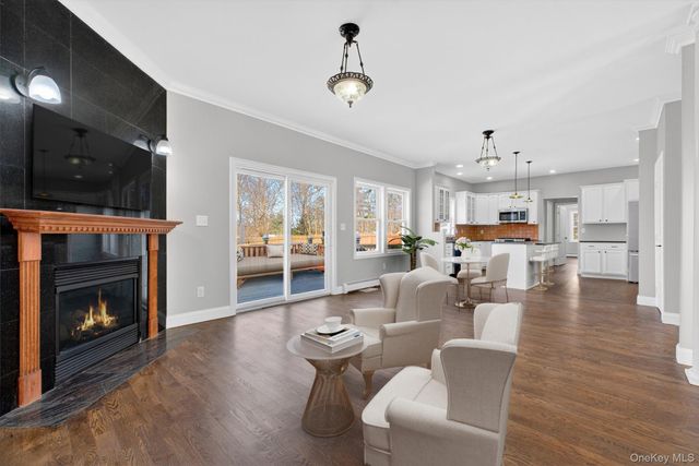 27 King Drive, Poughkeepsie, NY 12603