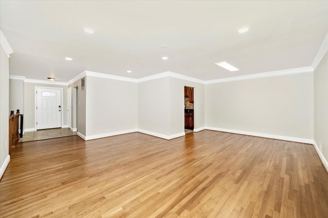 15204 AYLESBURY ST, Silver Spring, MD 20905