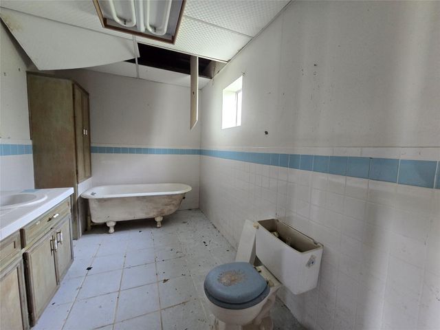 10455 Fm 1960, Dayton, TX 77535