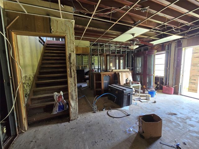 10455 Fm 1960, Dayton, TX 77535