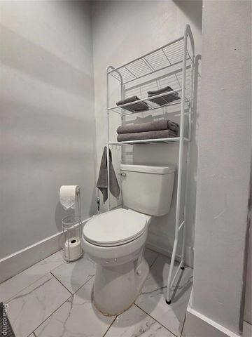 7536 Dunedin Street E, Detroit, MI 48206