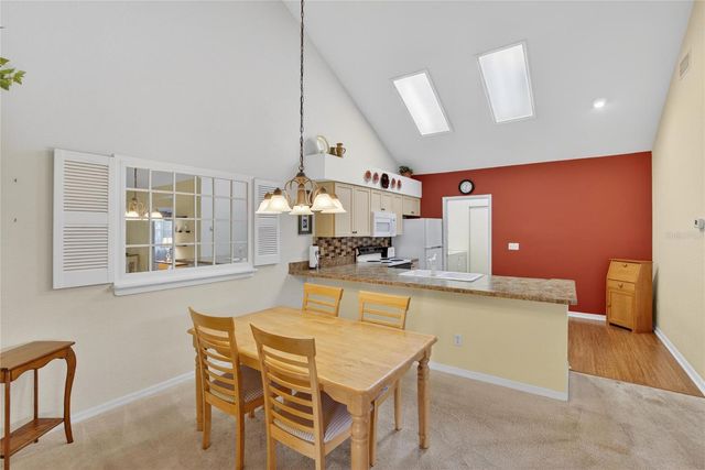 1122 GOLFVIEW WOODS DRIVE 1122, Sun City Center, FL 33573