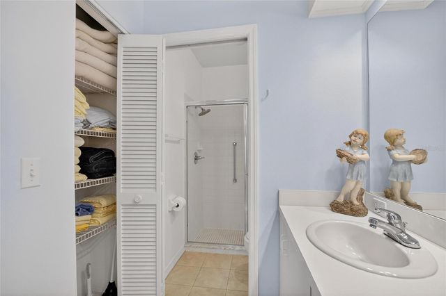 1122 GOLFVIEW WOODS DRIVE 1122, Sun City Center, FL 33573