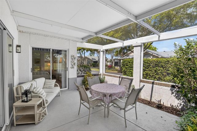 1122 GOLFVIEW WOODS DRIVE 1122, Sun City Center, FL 33573