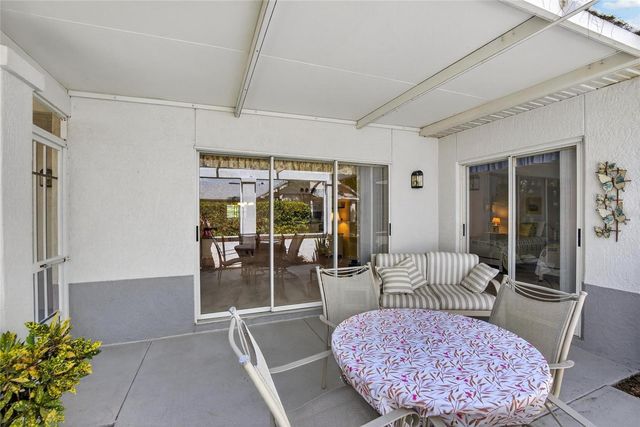 1122 GOLFVIEW WOODS DRIVE 1122, Sun City Center, FL 33573