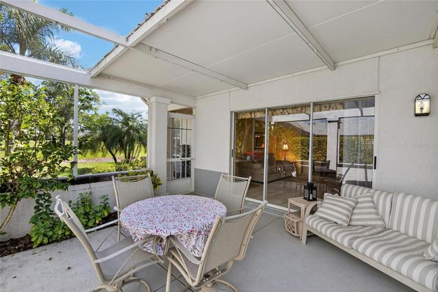 1122 GOLFVIEW WOODS DRIVE 1122, Sun City Center, FL 33573