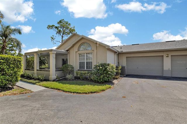 1122 GOLFVIEW WOODS DRIVE 1122, Sun City Center, FL 33573
