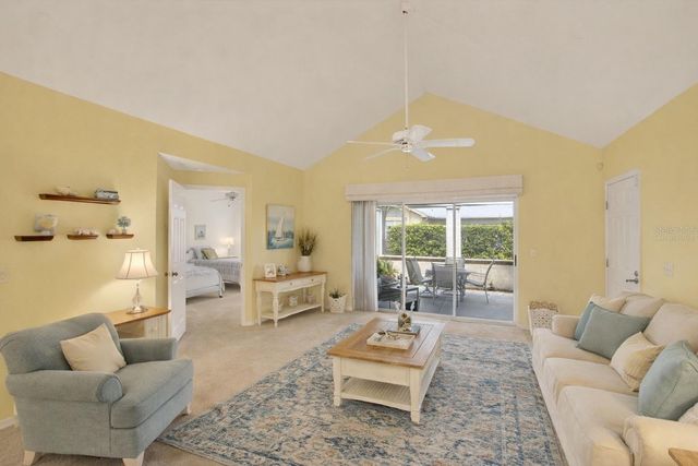 1122 GOLFVIEW WOODS DRIVE 1122, Sun City Center, FL 33573