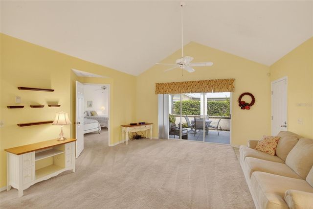 1122 GOLFVIEW WOODS DRIVE 1122, Sun City Center, FL 33573