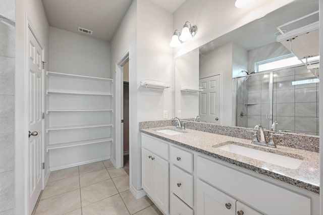 211 Thornless CIR, Buda, TX 78610