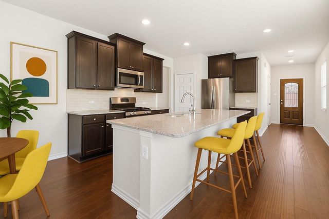 211 Thornless CIR, Buda, TX 78610