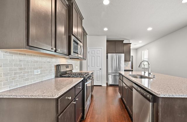 211 Thornless CIR, Buda, TX 78610