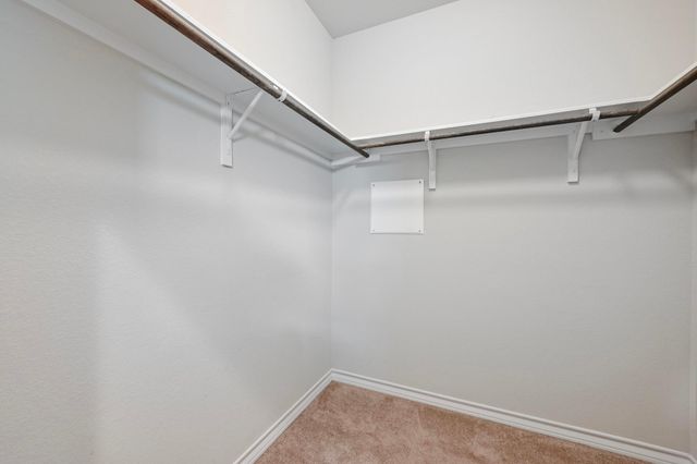 211 Thornless CIR, Buda, TX 78610
