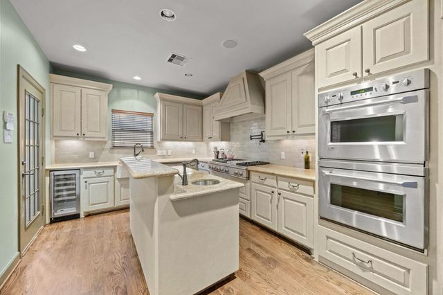 1106 W 18th Street A, Houston, TX 77008