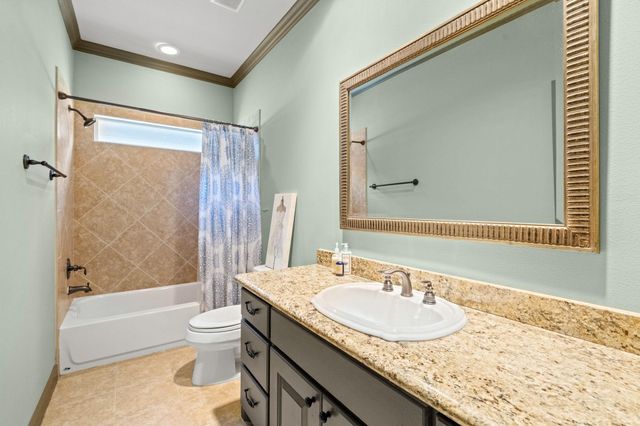 1106 W 18th Street A, Houston, TX 77008