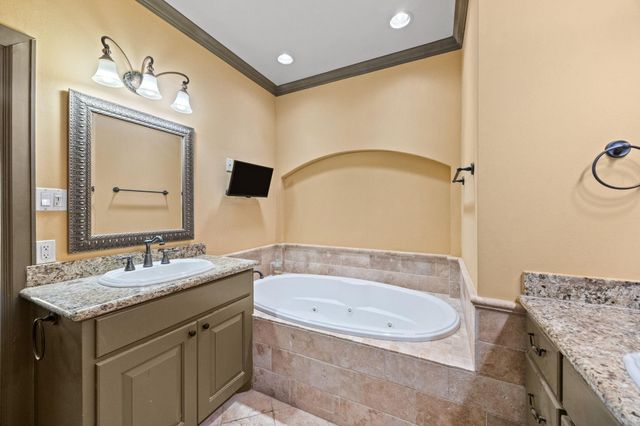 1106 W 18th Street A, Houston, TX 77008