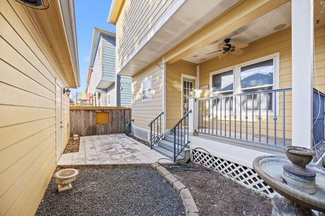 1106 W 18th Street A, Houston, TX 77008