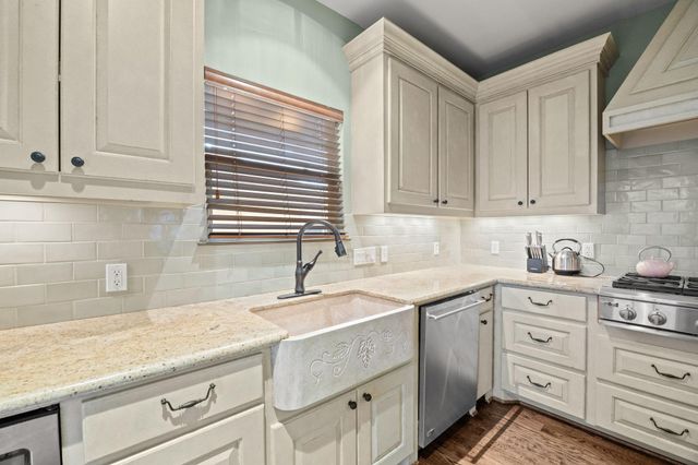 1106 W 18th Street A, Houston, TX 77008