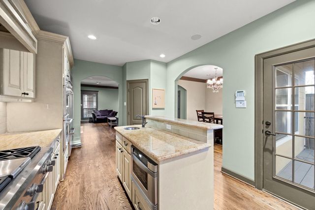 1106 W 18th Street A, Houston, TX 77008