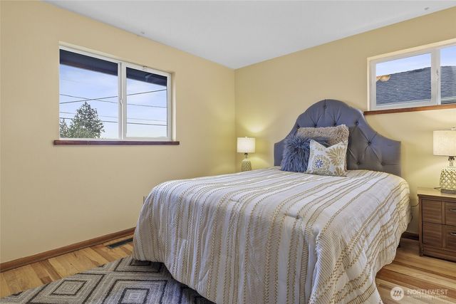 7716 S Mission Drive, Seattle, WA 98178