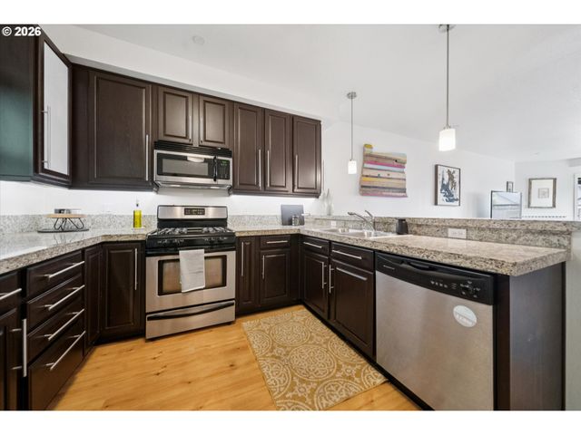 9231 Nw GERMANTOWN Rd, Portland, OR 97231
