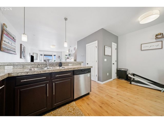 9231 Nw GERMANTOWN Rd, Portland, OR 97231