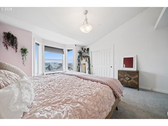 9231 Nw GERMANTOWN Rd, Portland, OR 97231