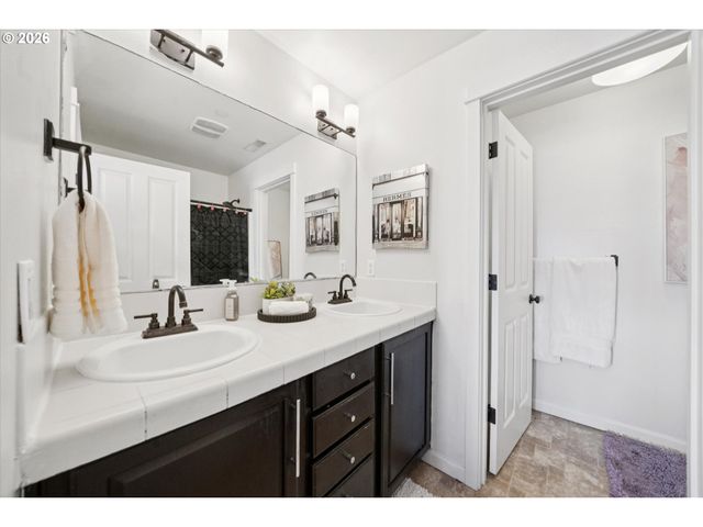9231 Nw GERMANTOWN Rd, Portland, OR 97231