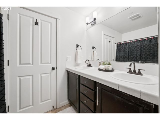 9231 Nw GERMANTOWN Rd, Portland, OR 97231