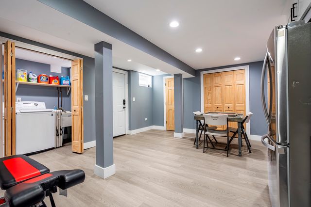 6819 N Keystone Avenue, Lincolnwood, IL 60712
