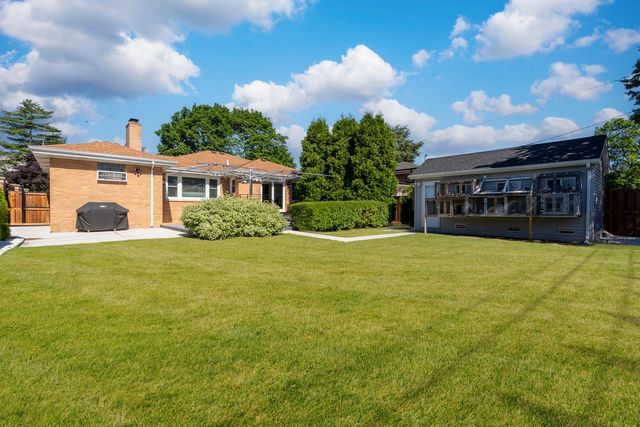 6819 N Keystone Avenue, Lincolnwood, IL 60712