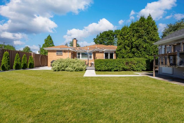 6819 N Keystone Avenue, Lincolnwood, IL 60712