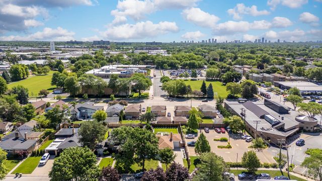 6819 N Keystone Avenue, Lincolnwood, IL 60712