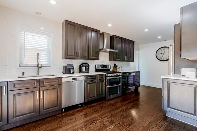 6819 N Keystone Avenue, Lincolnwood, IL 60712