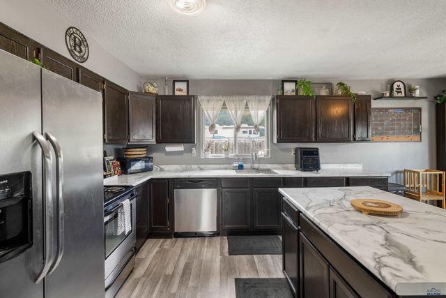 201 N NEWTON AV, Hill City, SD 57745