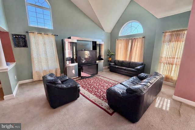 102 CHRISTMAS TREE, Sicklerville, NJ 08081