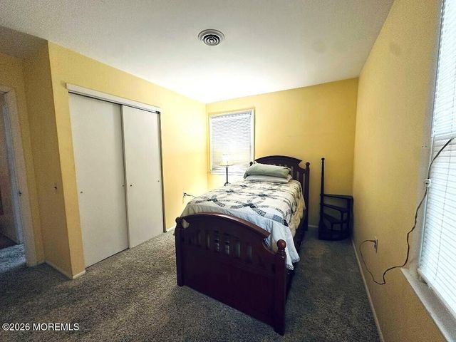 58 Chelsea Drive 70, Manchester, NJ 08759