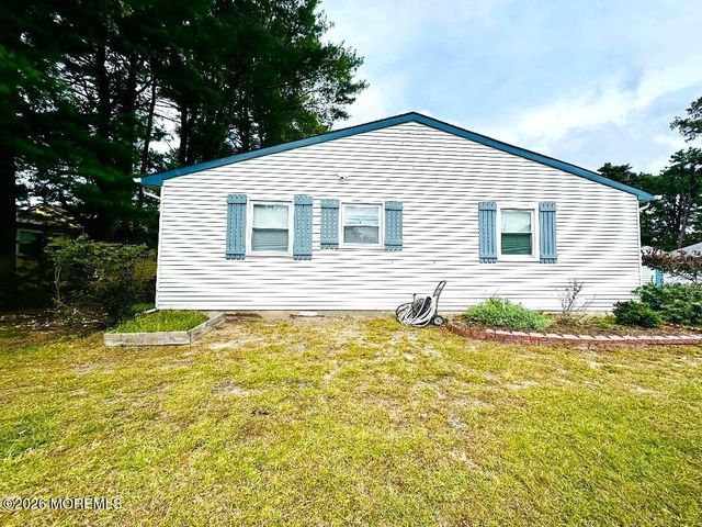 58 Chelsea Drive 70, Manchester, NJ 08759