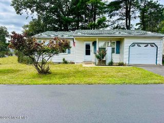 58 Chelsea Drive 70, Manchester, NJ 08759