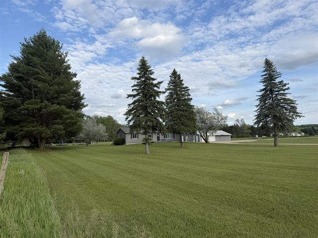5236 110th Avenue, Evart, MI 49631