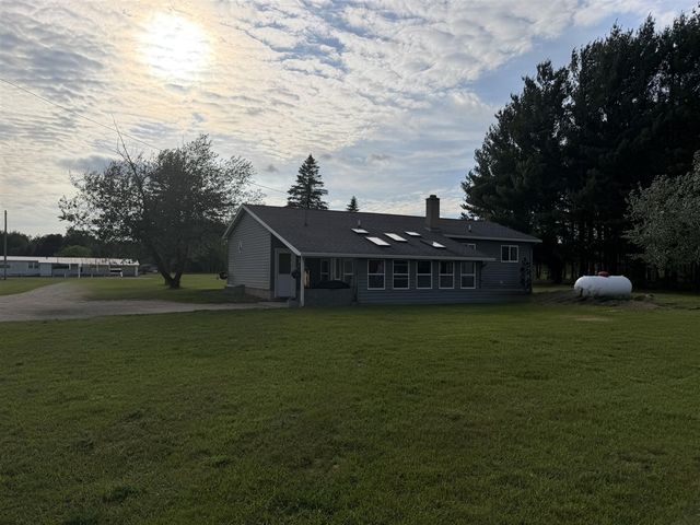 5236 110th Avenue, Evart, MI 49631