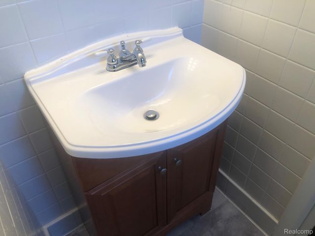 14640 Pearson Street, Oak Park, MI 48237