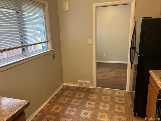 14640 Pearson Street, Oak Park, MI 48237