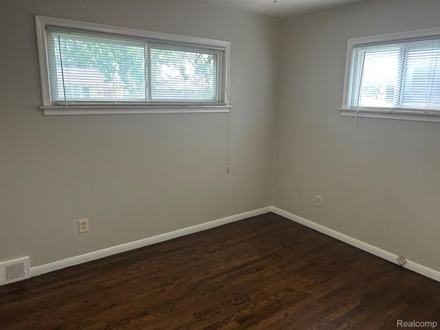 14640 Pearson Street, Oak Park, MI 48237