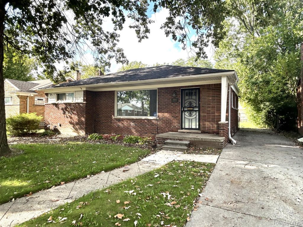 14640 Pearson Street, Oak Park, MI 48237