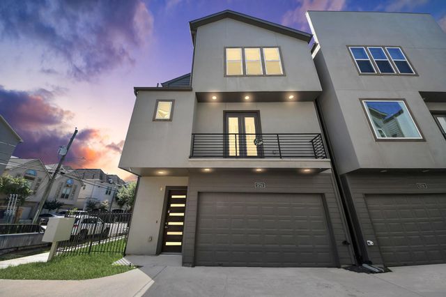 5720 Petty Street, Houston, TX 77007